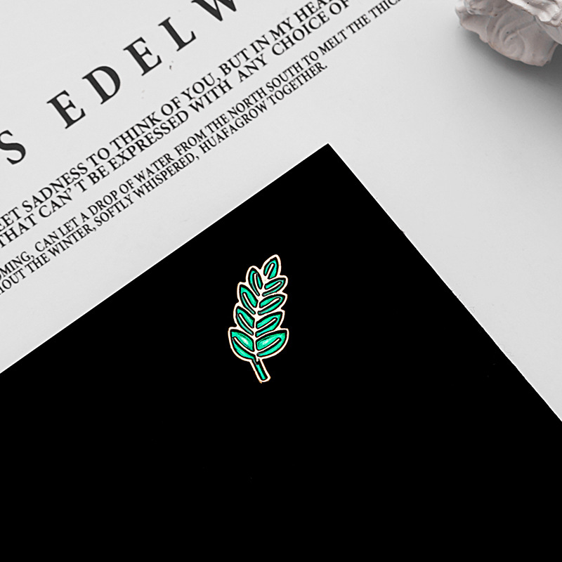 European and American fashionable and creative plant leaf oil drip brooches, Japanese and Korean cute alloy oil drip pins and brooches for export wholesale details Picture