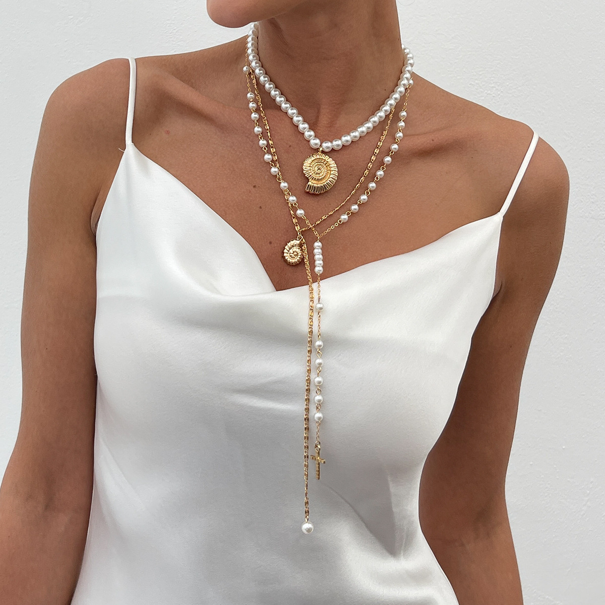 European and American cross-border jewelry vacation style conch cross pendant necklace, summer beach pearl string collarbone chain details Picture