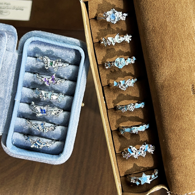 Best-selling personalized night-luminous butterfly star niche couple open ring, women's light luxury simple and fashionable cold style ring Application Scenario