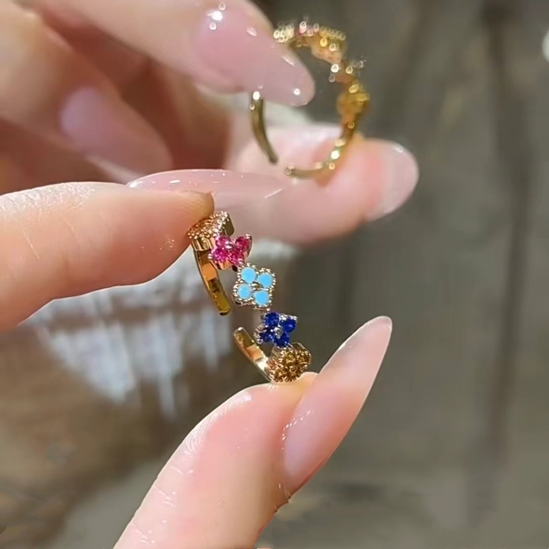 Spring and Summer dopamine color diamond four-leaf clover ring Color Gemstone Zircon design sense gentle, fashionable, elegant and high-end ring lady details Picture