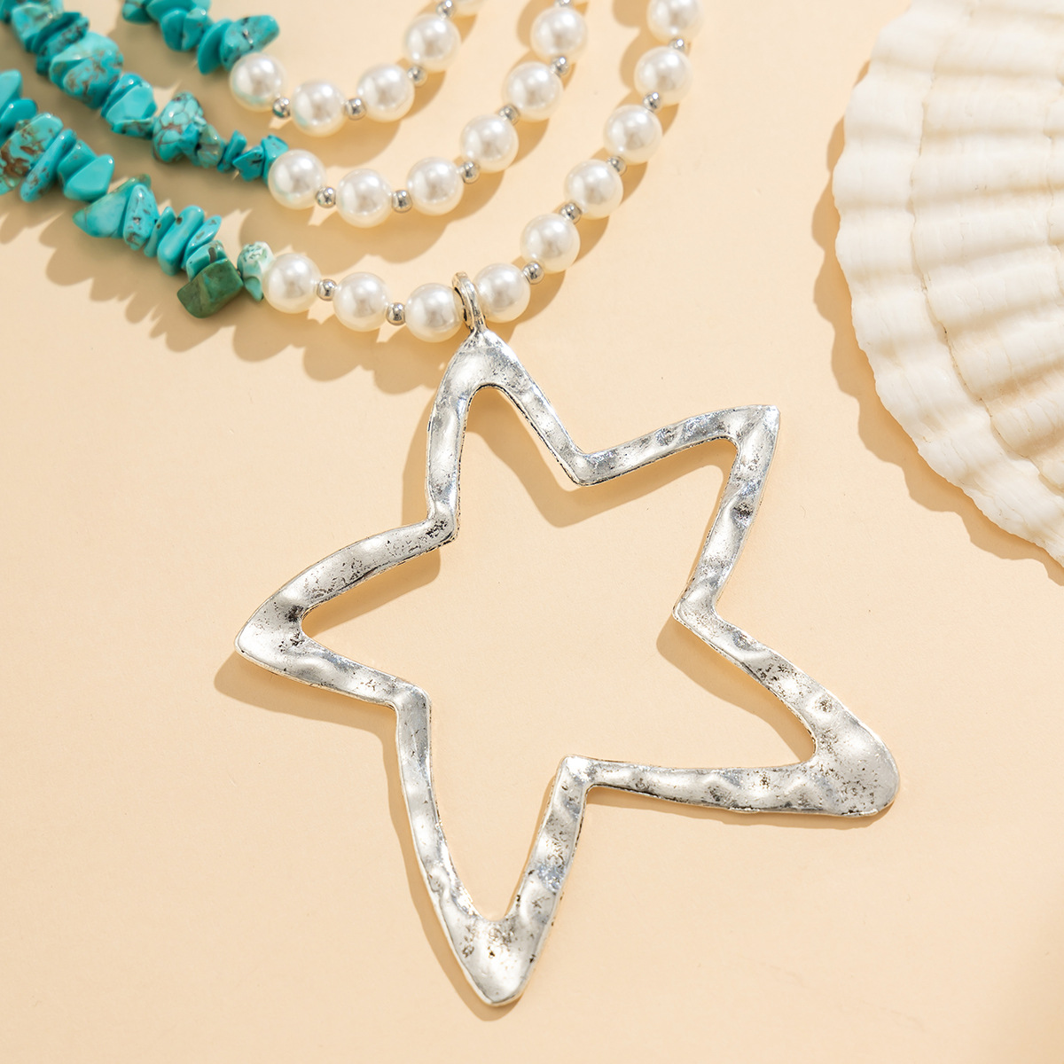 European and American cross-border jewelry, five-pointed star alloy pendant, pearl multi-layer necklace, retro turquoise beaded collarbone chain Application Scenario