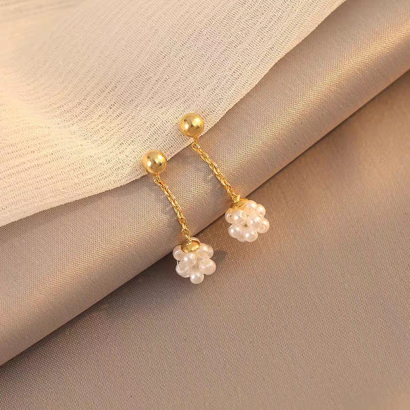 Gentle and elegant mini pearl hoop earrings, long tassels, popular earrings, small and exquisite Japanese and Korean stud earrings and ear clips details Picture