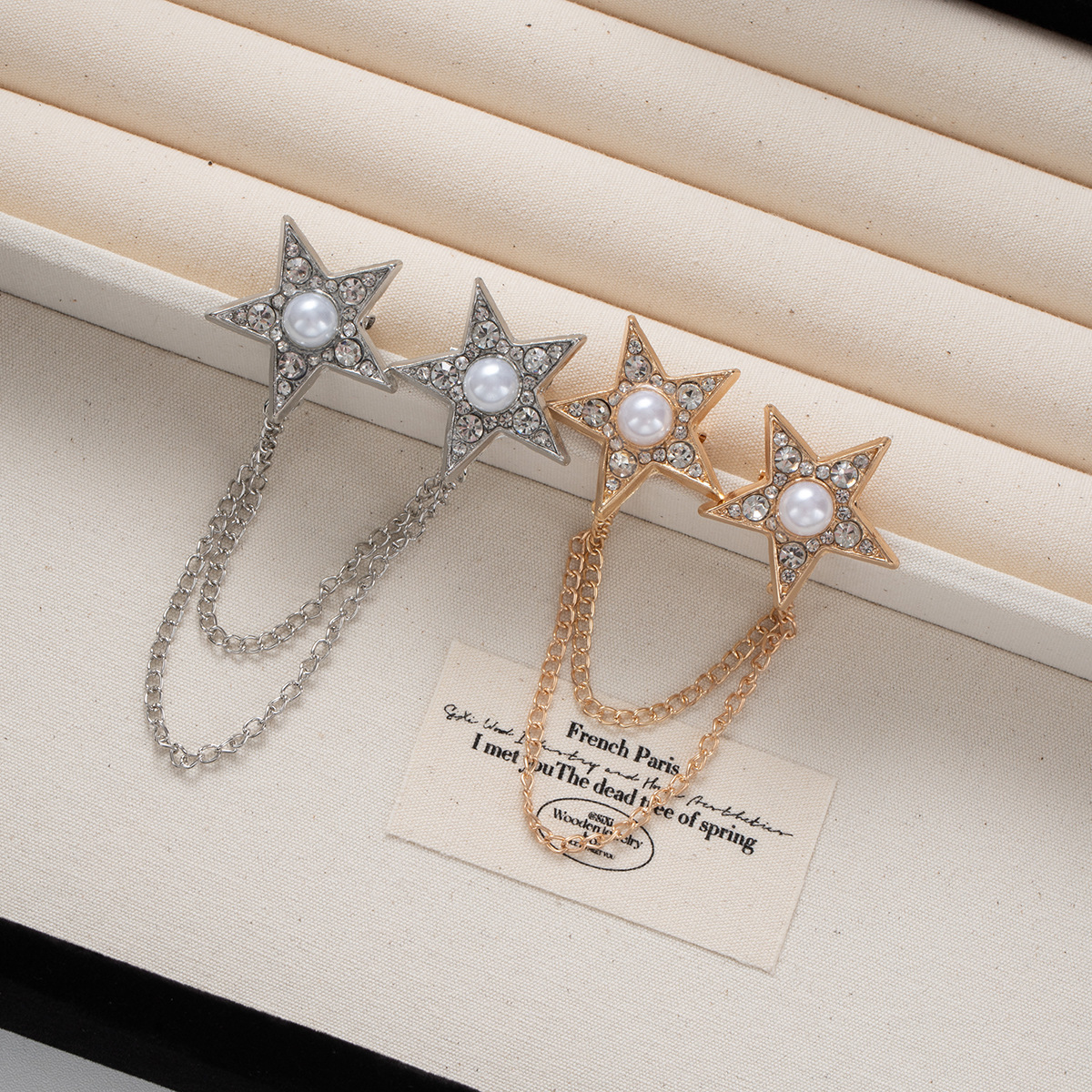 British-style light luxury five-pointed star brooch, retro tassel chain, pearl and diamond-encrusted brooch, elegant, high-end and versatile brooch details Picture