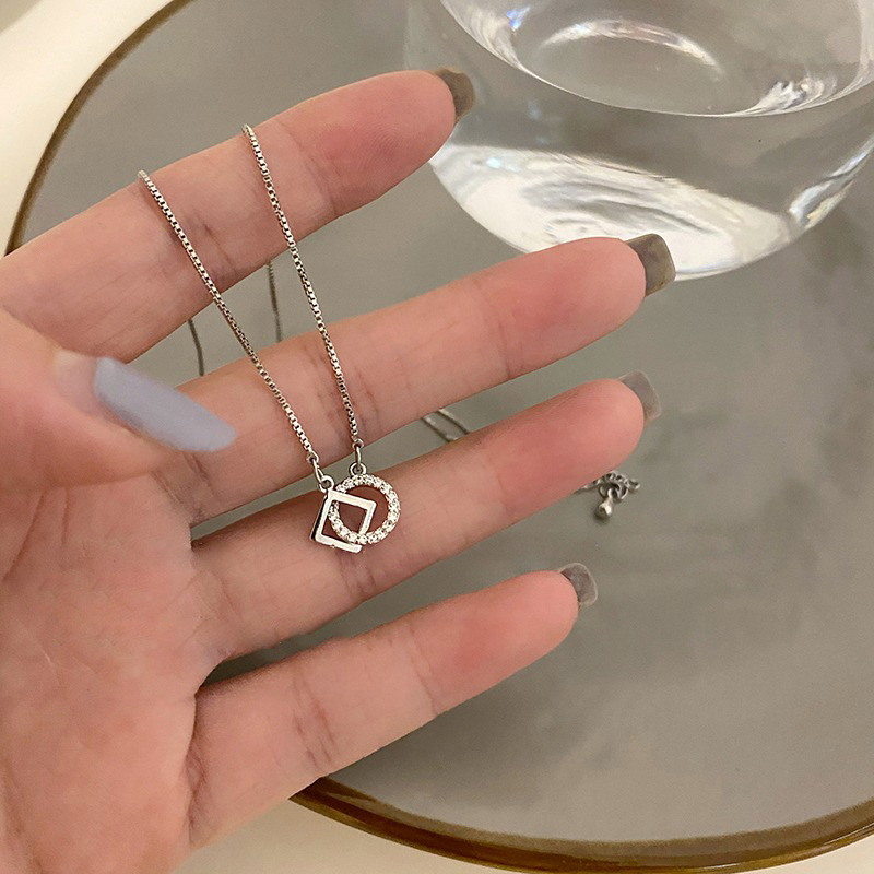 Geometric splicing necklace, women's Instagram light luxury and niche design sense necklace, 2023 new style simple collarbone chain details Picture