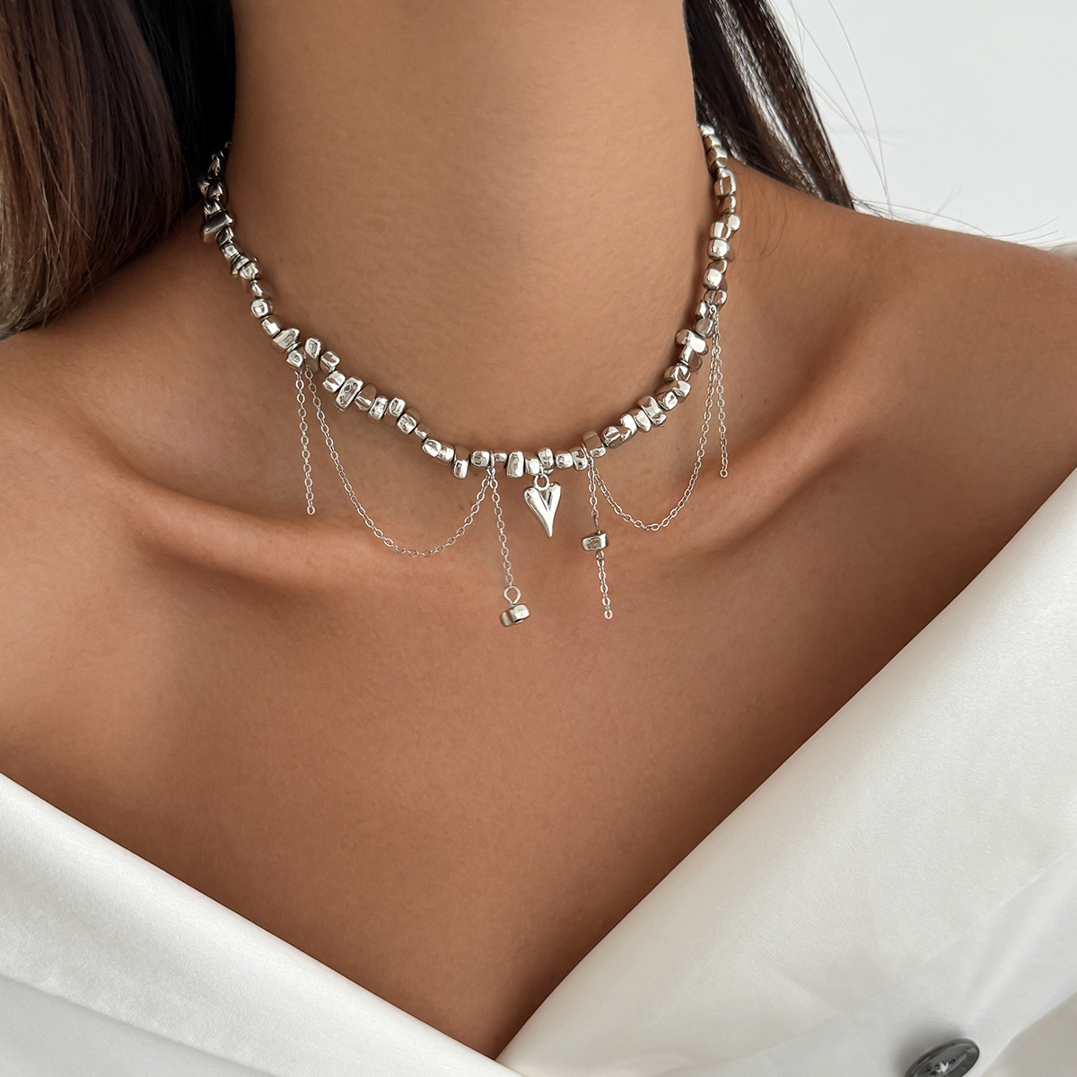 European and American cross-border cream sweet style heart-shaped pendant collarbone chain, personalized irregular turquoise imitation pearl necklace for women details Picture