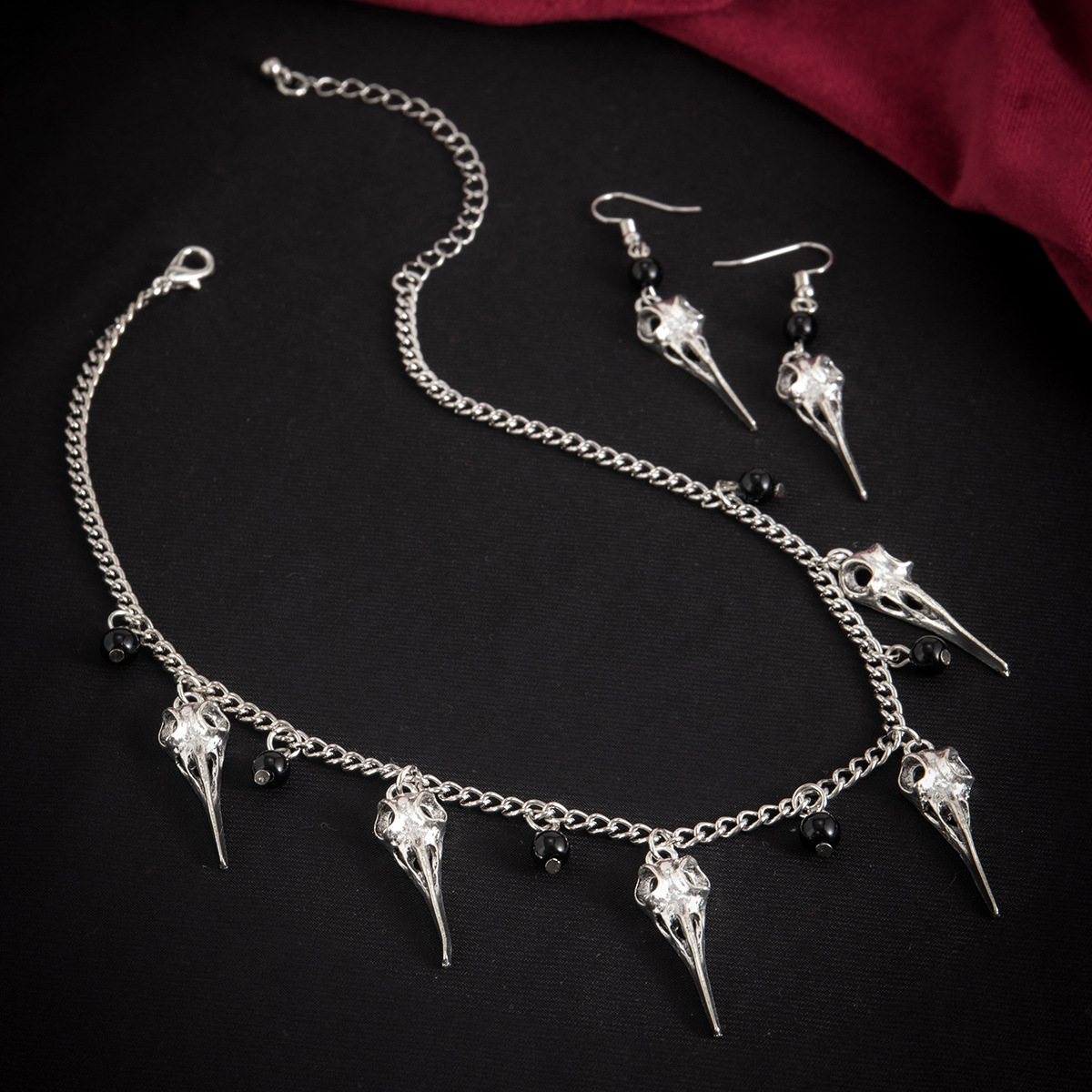 European and American cross-border accessories Halloween punk pointed-mouthed ghost skull necklace, niche exaggerated metal tassel necklace details Picture