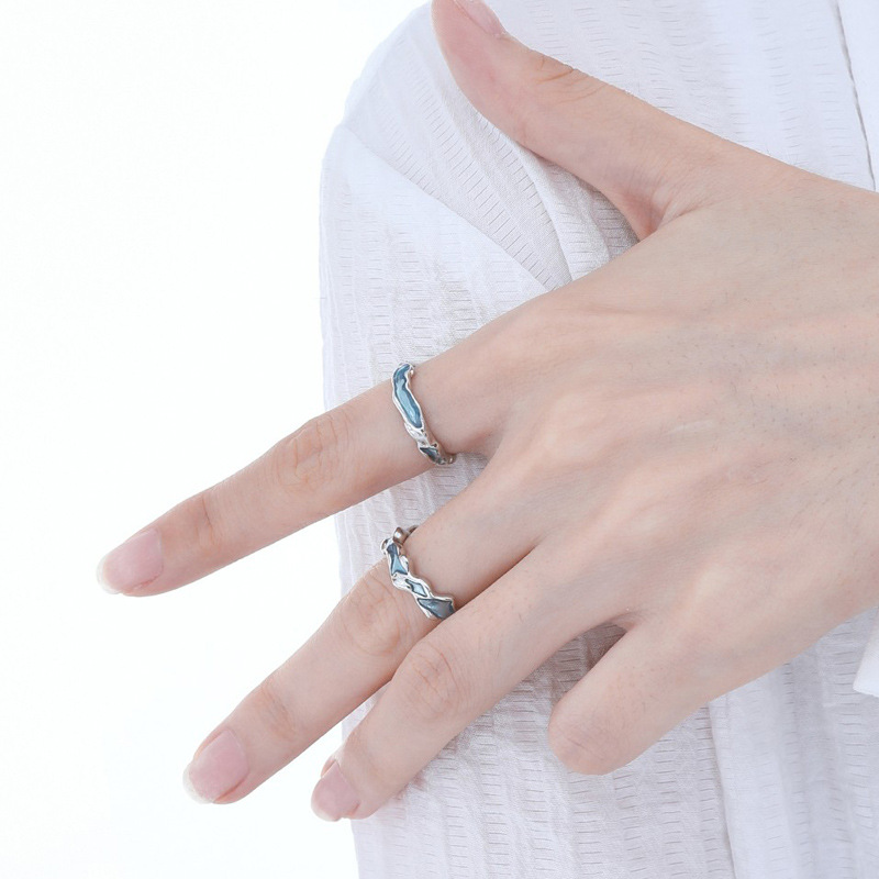A new irregular pleated blue enamel open ring for women's ins, with a cool and unique stacked ring index finger ring Application Scenario
