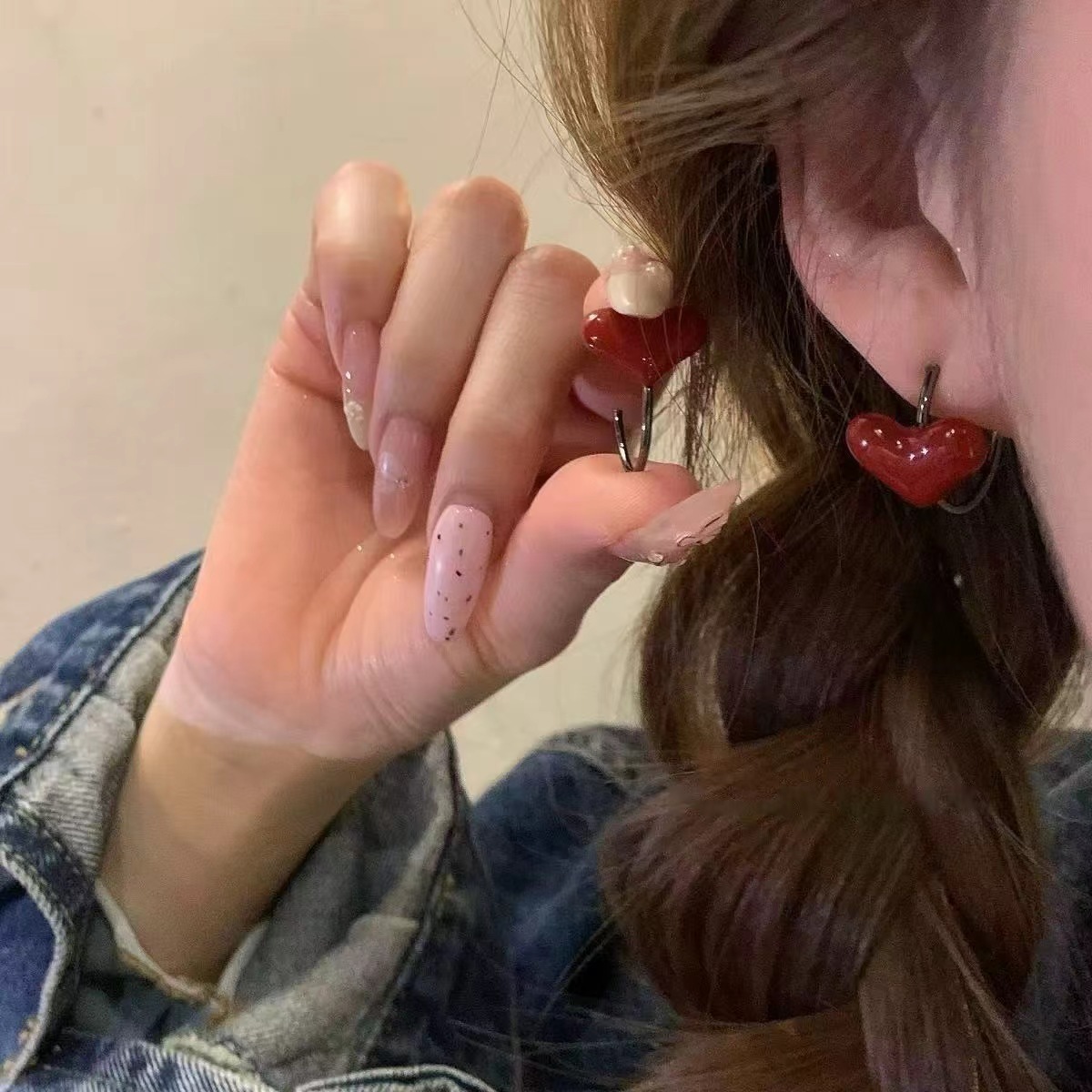 Ankela red oil-dripping heart-shaped stud earrings, Korean sweet and cool style individual earrings, high-end and fashionable women's versatile earrings Application Scenario