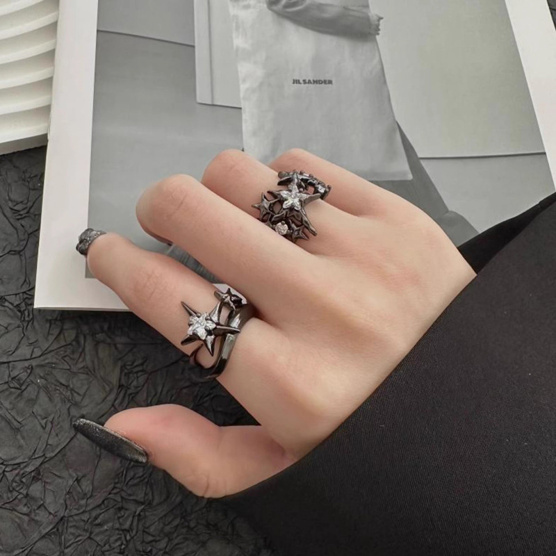 Starlight high-end dark style personalized ring for women on Instagram, Star dopamine opening adjustable ring set Application Scenario