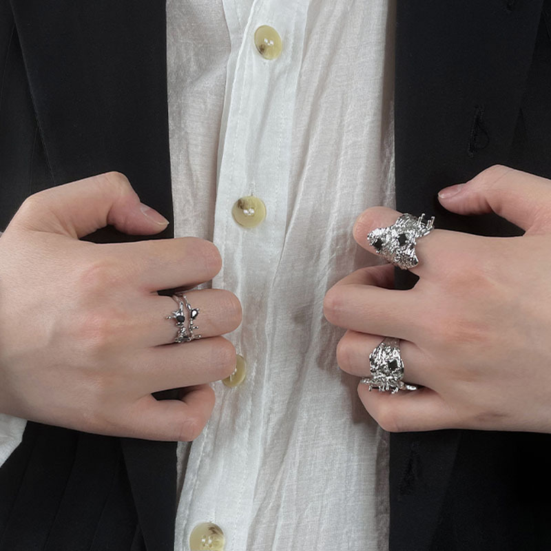 Dark, niche, thorny, black zircon open ring for women's design, a unique and high-end hip-hop punk versatile ring trend full figure