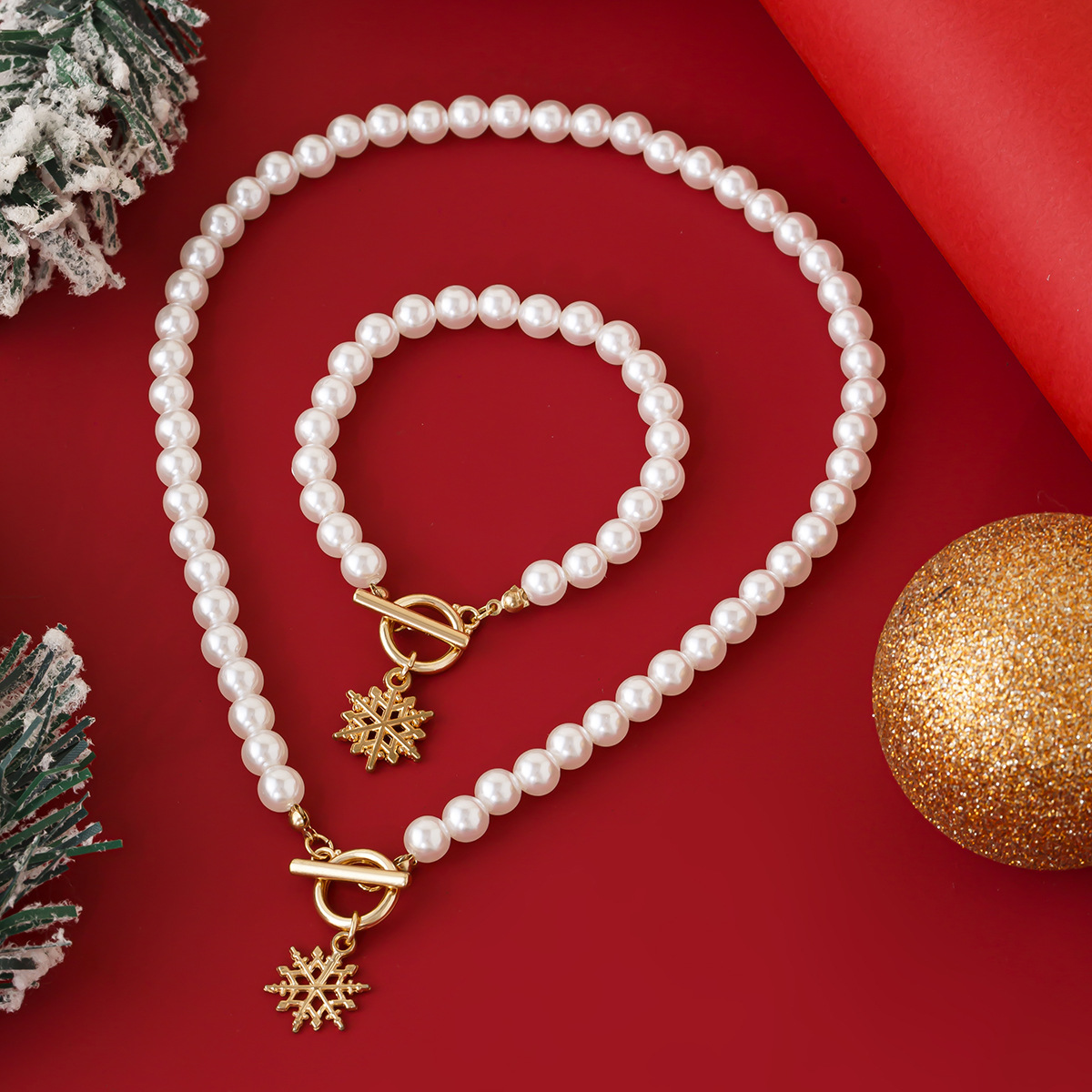 European and American cross-border jewelry, light luxury style imitation pearl necklace set, fashionable Christmas tree pendant ot buckle necklace Application Scenario