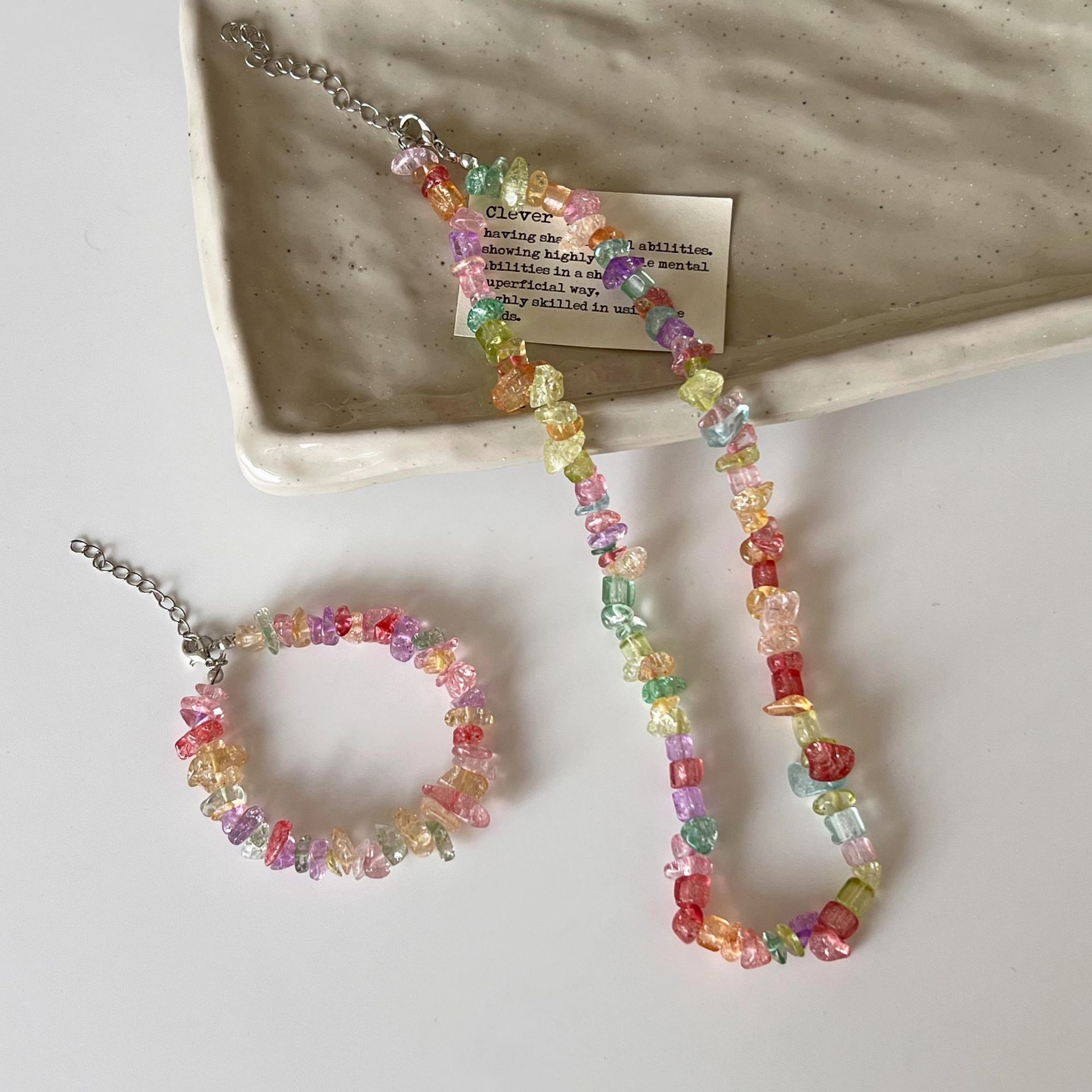 Summer dopamine-colored stone necklace, a niche design for women, a simple and versatile collarbone chain, wholesale full figure