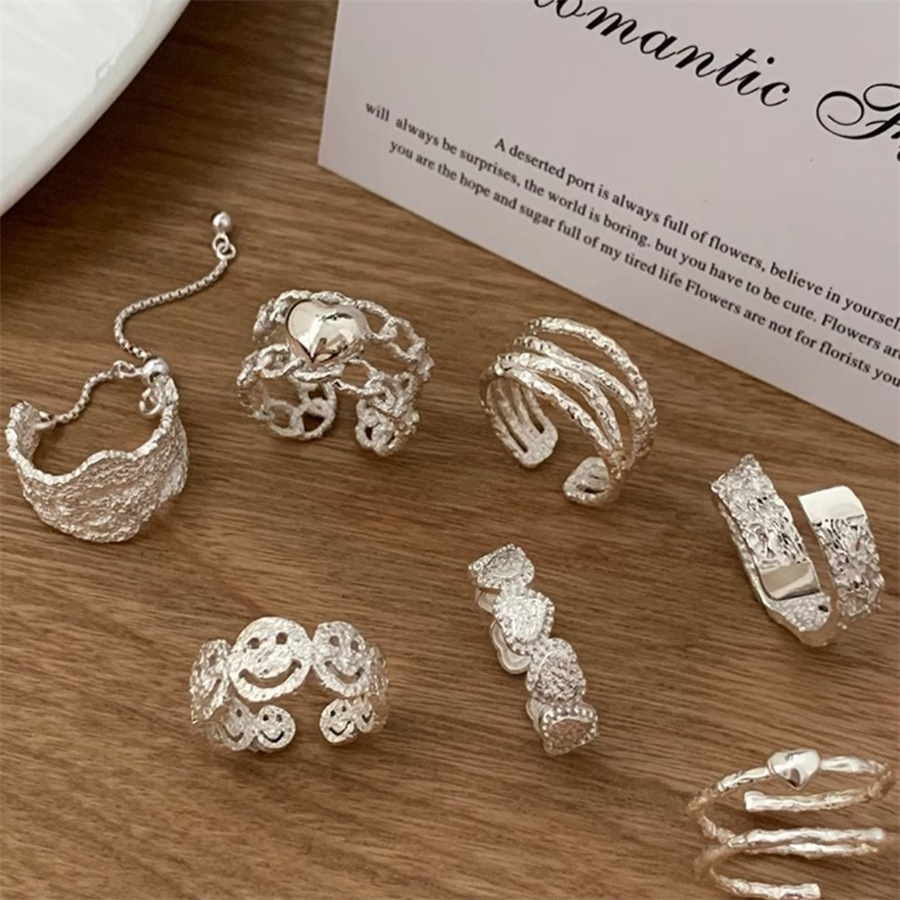 Irregular texture smiling heart ring, women's open index finger ring, cold style, simple and niche design sense ring details Picture
