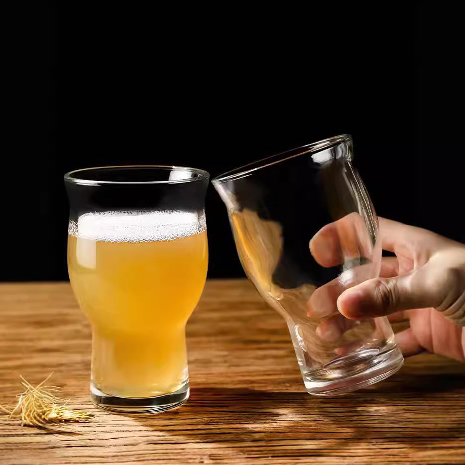 Reverse mouth craft beer mug, large-capacity glass cup, home internet-famous creative bar wheat draft beer cup, commercial Specification drawing
