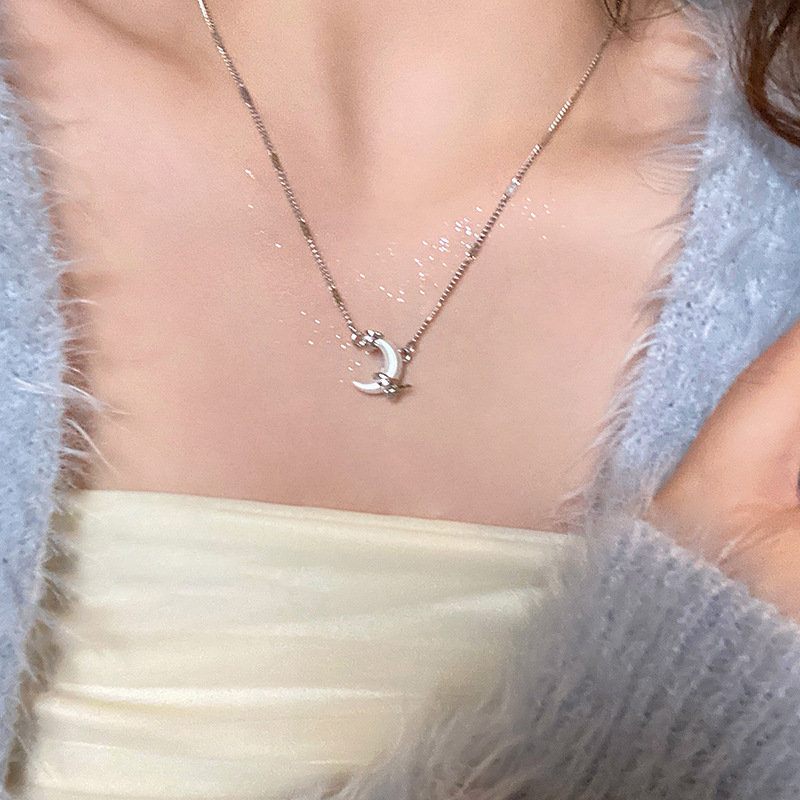 "Starry Sky and Moon ~ Moon Pendant Necklace for Women's Fashion 2023 New simple accessory with a unique design sense collarbone chain. full figure