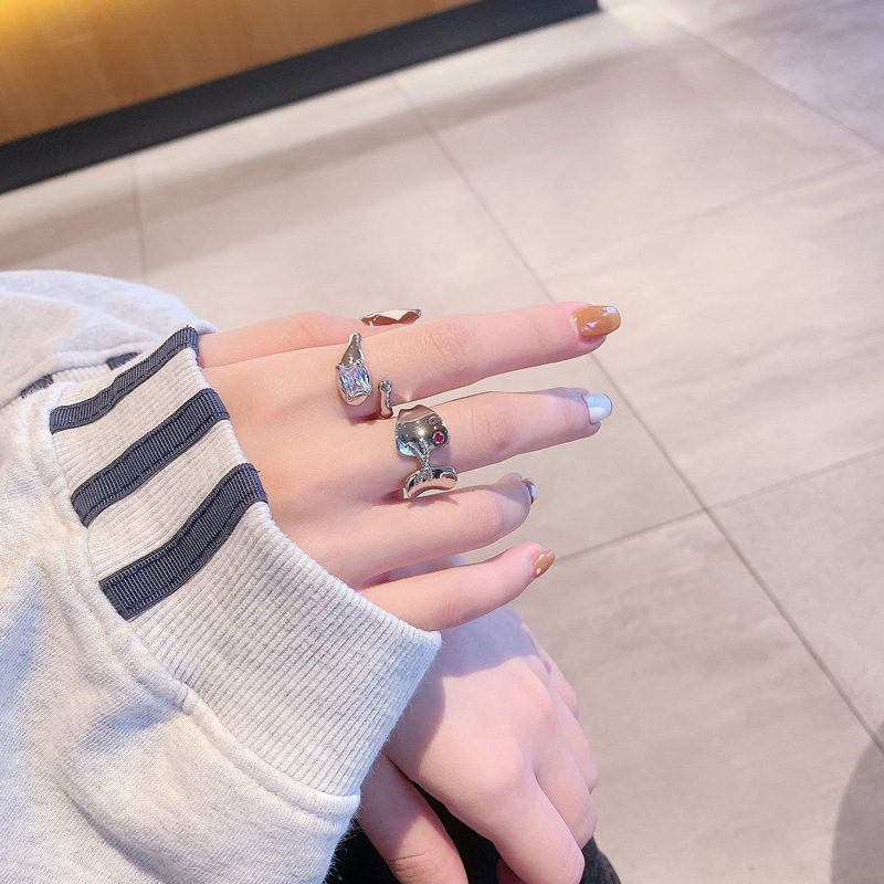 A unique zirconia open ring with a European and American design sense, an irregular and cold style for women's ins, versatile and personalized index finger ring Specification drawing