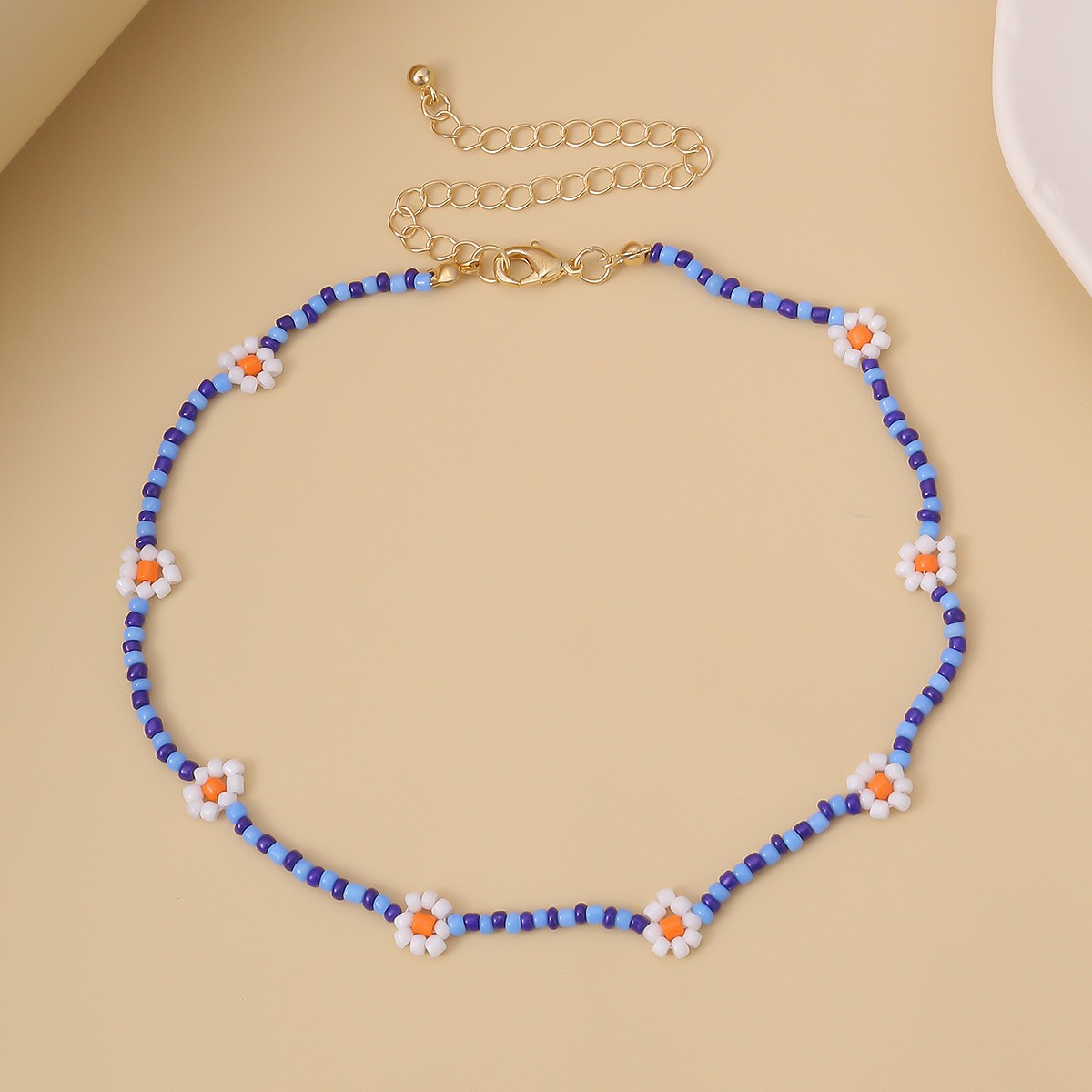 European and American cross-border jewelry, retro ethnic style colorful beaded necklaces, creative rice bead woven flower geometric necklaces Application Scenario