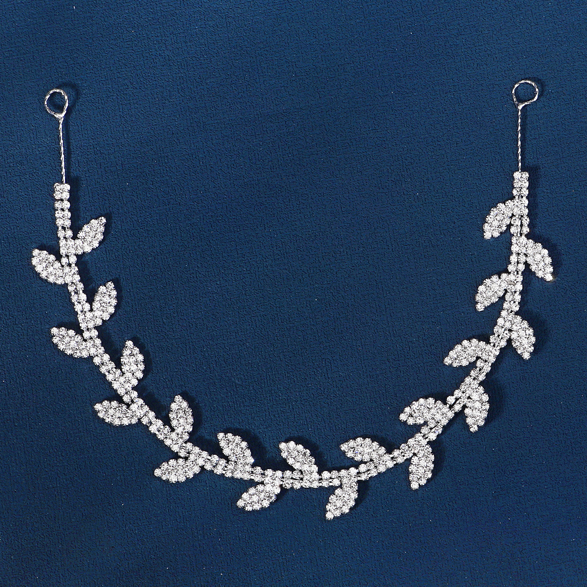 The new zirconia hair band from South Korea is a versatile daily hair accessory, a thin hair band, a wedding bridesmaid's headwear, and a water diamond leaf hair band Specification drawing