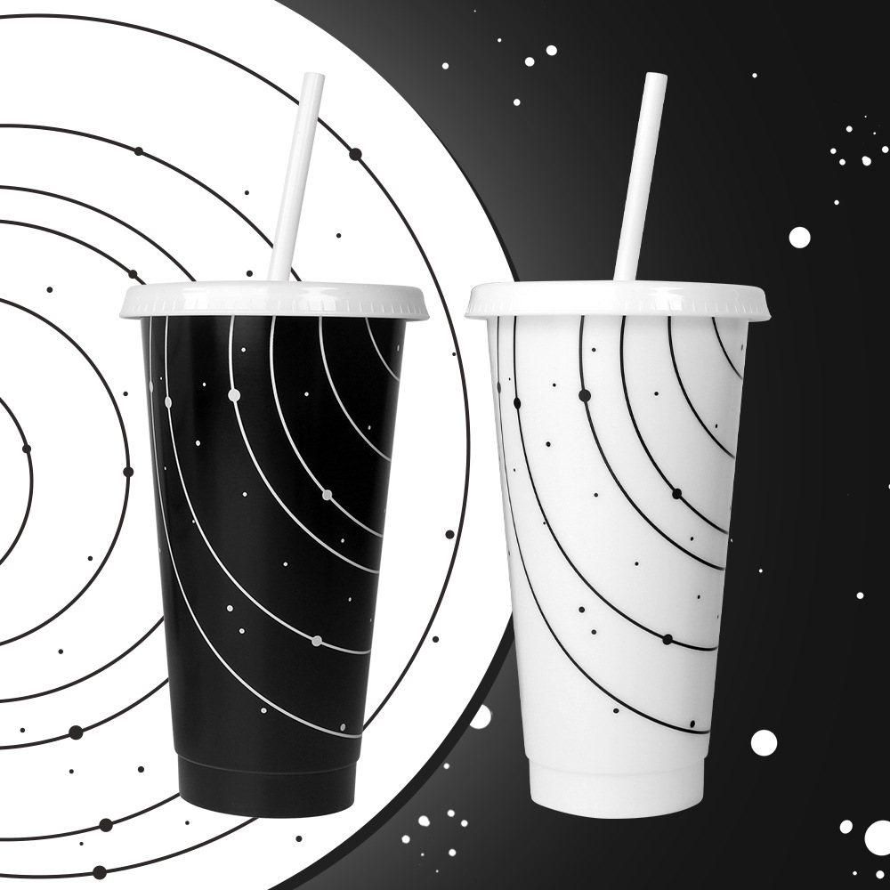 Factory stock: 710ML large-capacity starry sky straw cup, pp single-layer high appearance level, black and white two plastic water cups Application Scenario