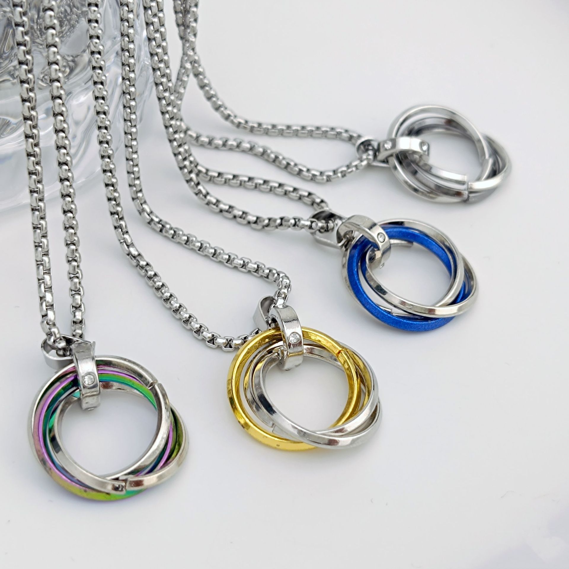 European and American stainless steel three-ring necklace, simple titanium steel pendant wholesale, couple's interlocking trendy sweater chain full figure