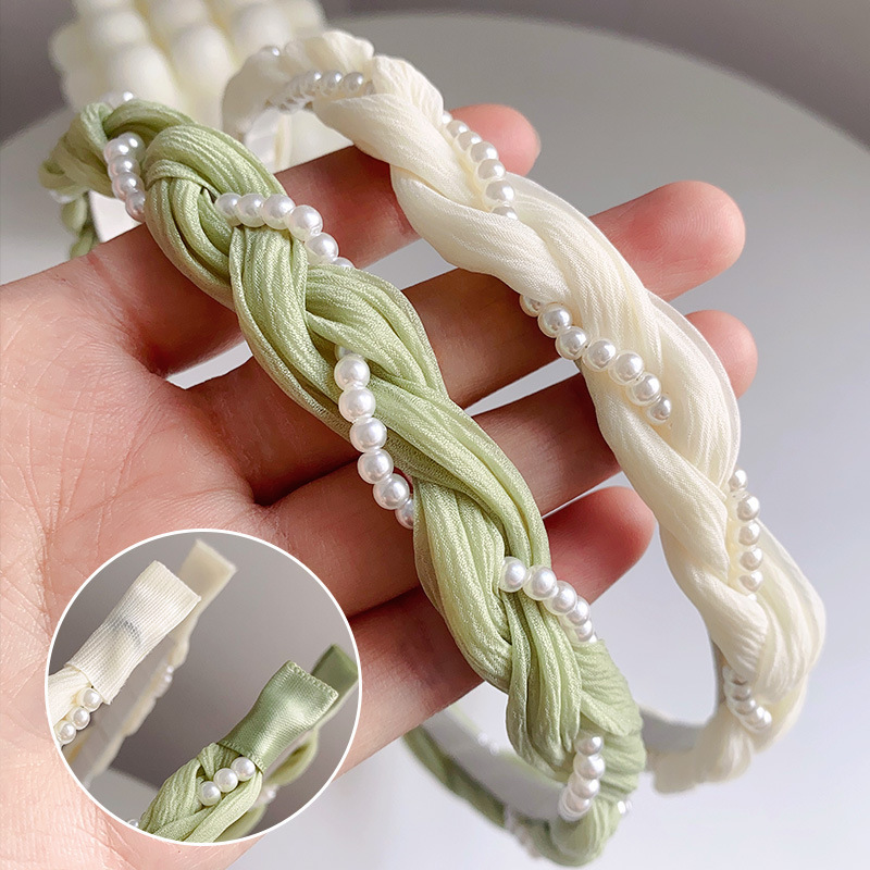 The twisted pearl hair band for women, Spring/Summer 2025, is a high-end Korean hair band with a forest-style hair tie and a fresh headband Specification drawing