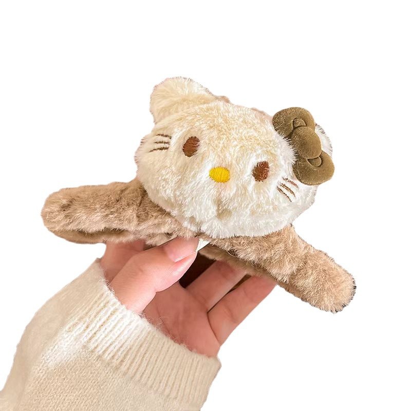 Cute and sweet cat plush claw clip, back of the head, hair clip, large shark clip, cartoon hair clip, headwear for women Item Picture