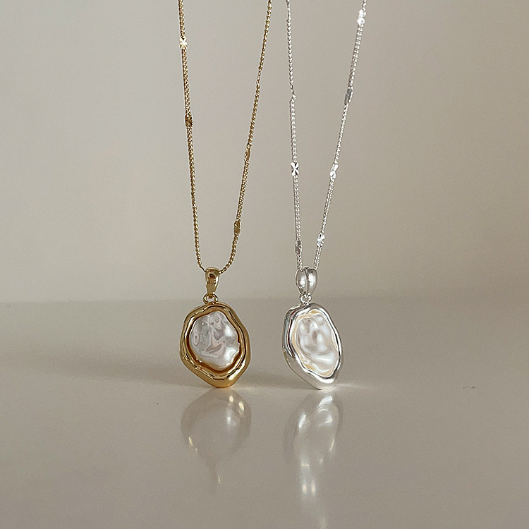 Cold and elegant irregular metal pearl necklace for women, Korean niche retro style, versatile and stylish necklace, collarbone chain details Picture