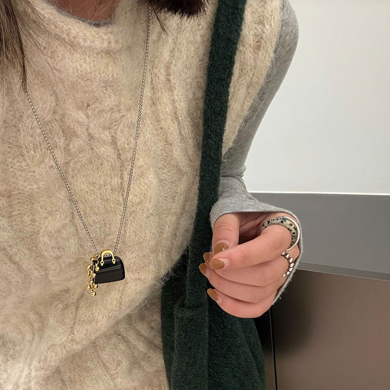 Simple tiger's eye stone bag with a sense of shape, grape string pendant necklace, women's design sense, fashionable and versatile sweater chain Specification drawing