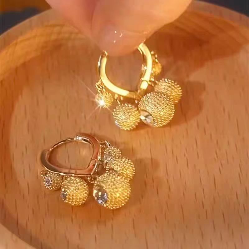 The 2025 new "Five Blessings Arrive at the Door" durian Ball earrings are a unique and niche earring for women, exuding a sense of high-end elegance and refinement Specification drawing