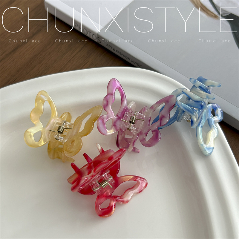 Textured acetic acid butterfly clip, semi-tied hair clip, back of the head clip, headwear, hair clip, gentle and elegant, shark clip for women Application Scenario