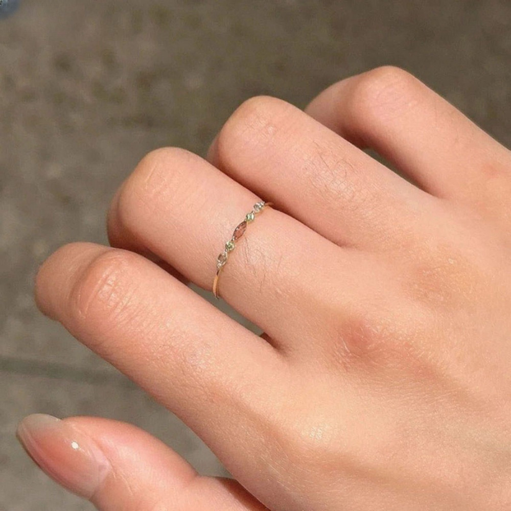 Exquisite and high-end colored zircon plain ring, a niche design for women, sweet and trendy ring, a versatile and elegant accessory Specification drawing
