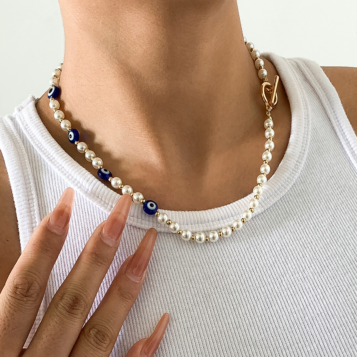 European and American cross-border jewelry: Geometric simple OT buckle single-layer collarbone chain, retro patchwork imitation pearl eye necklace full figure