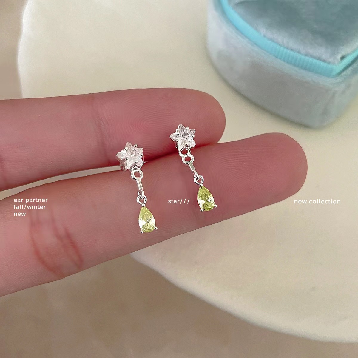 The cool zircon five-pointed star water drop tassel stud earrings are exquisite and small, with a unique design. The earrings are fashionable and simple details Picture
