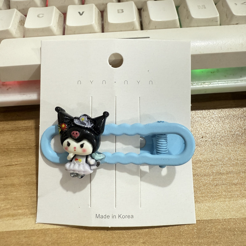 Cartoon cute children's hair clips, Kulomi hair accessories, girls' bangs clips, broken hair clips, girls' baby hair clips are sold at a stall Application Scenario