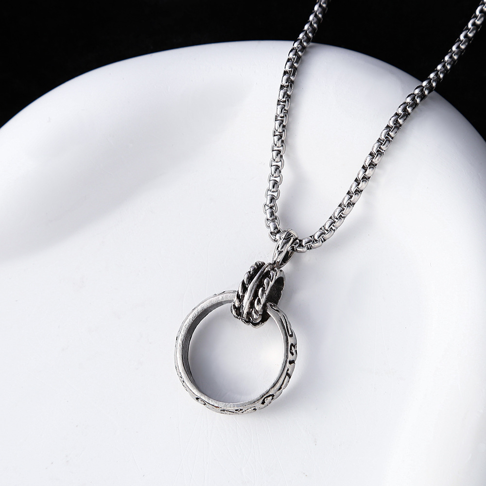 A new titanium steel chain from Europe and America, a personalized and fashionable necklace that is the same as the popular ones, a street hiphop pendant accessory details Picture