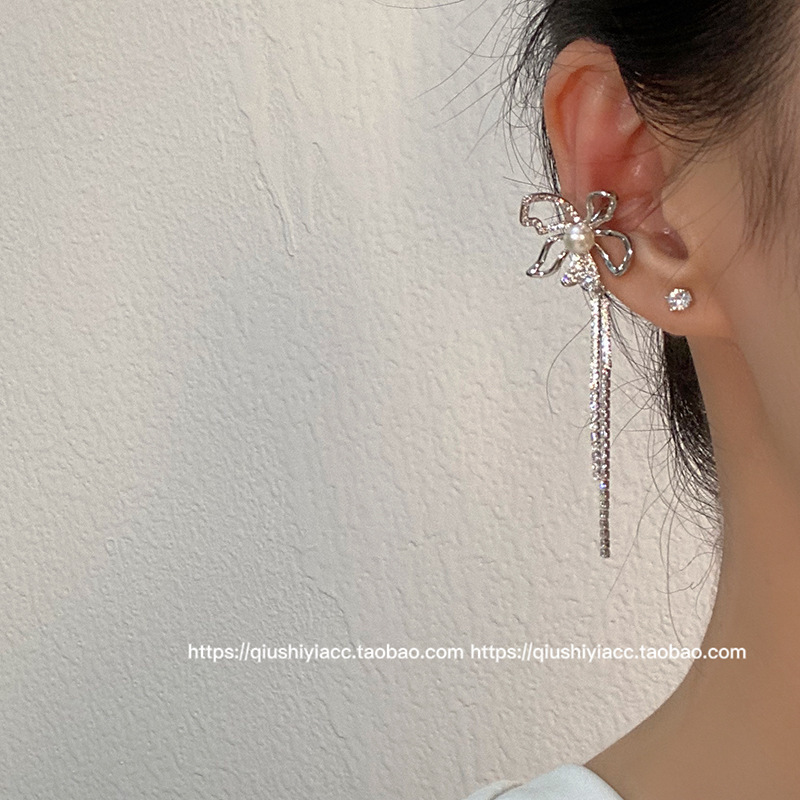 Sweet and cool style, niche design, noble flower, slightly inlaid with fine diamonds, hollowed-out flower tassels, ear bone clips, elegant, no ear piercings earrings details Picture