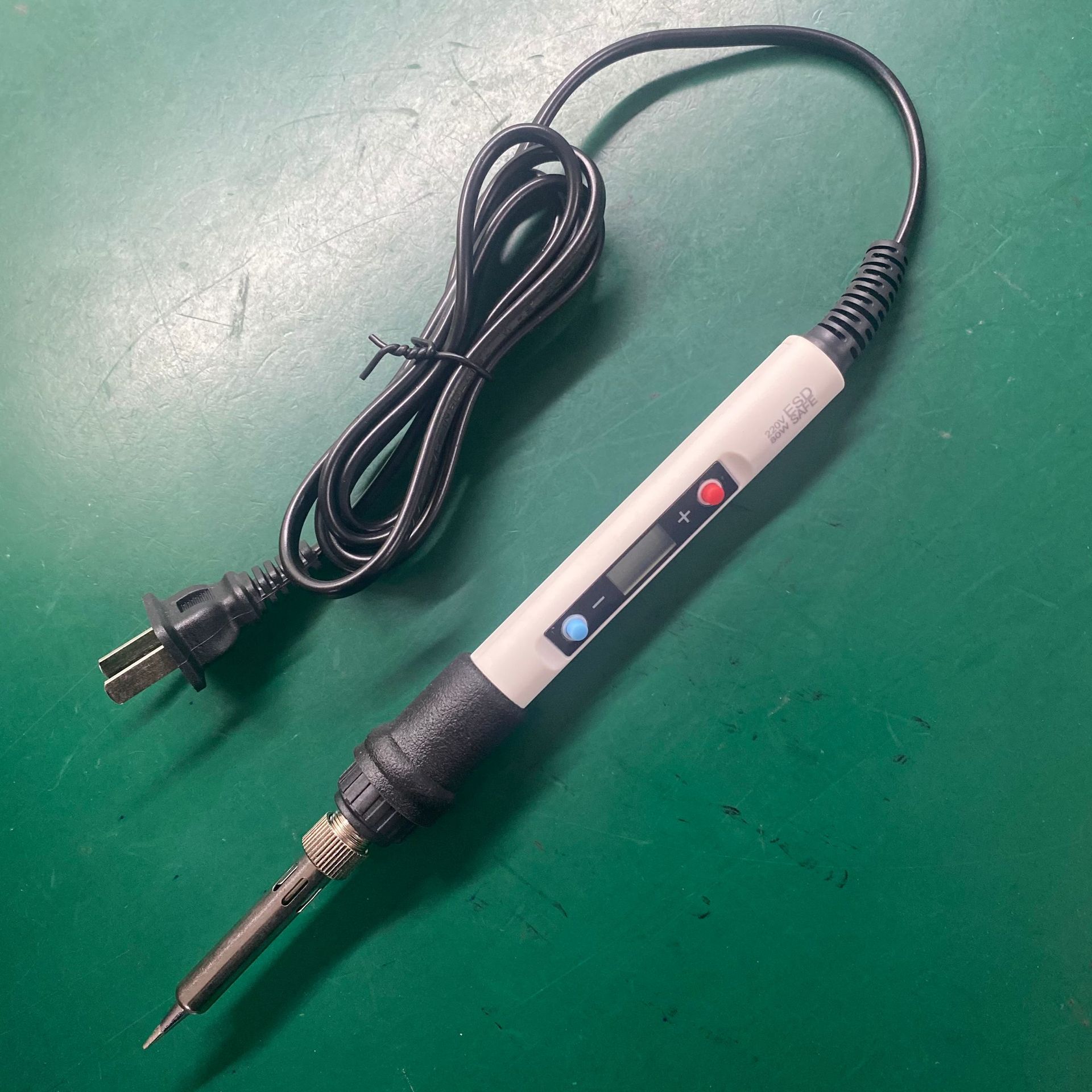 Foreign trade cross-border digital display adjustable temperature constant temperature soldering iron, internal heating type soldering pen 110/220V electric soldering iron set undefined