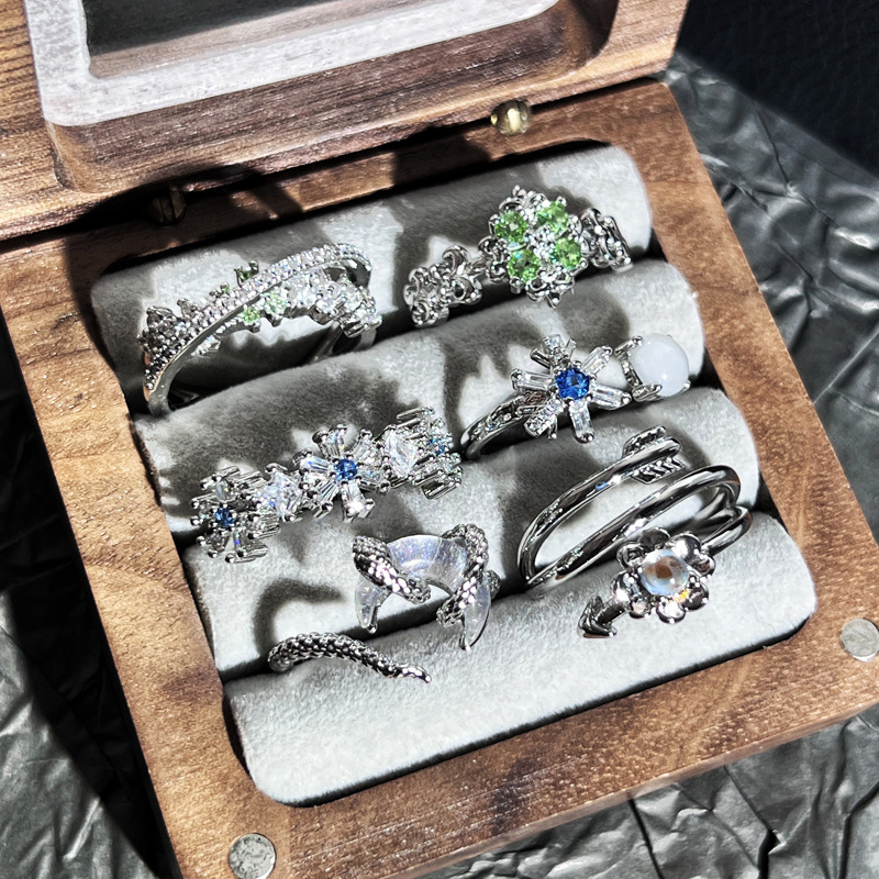 Sweet and cool Korean-style flower-inlaid zircon fashion open ring, a niche design for women, versatile and elegant, light luxury ring Application Scenario