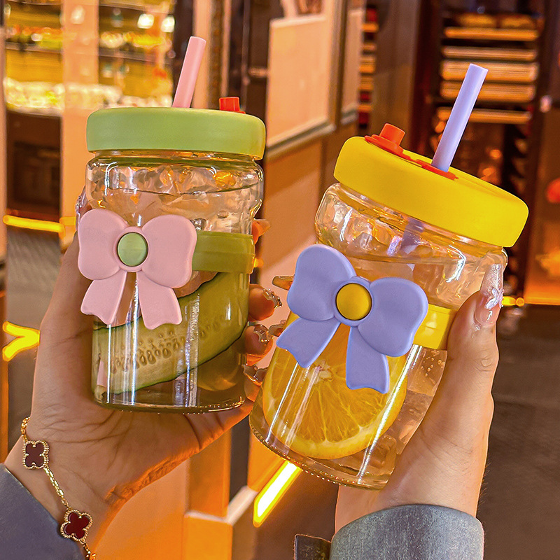 Creative butterfly water cup, cute bow straw cup for girls, couple gift cup, 480ml covered glass cup Application Scenario