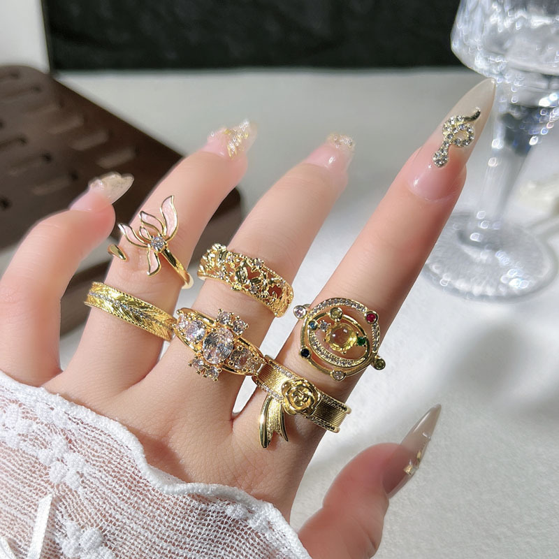 The new Chinese-style magpie style open ring, retro flower planet color diamond, exquisite and high-end, a niche ring details Picture