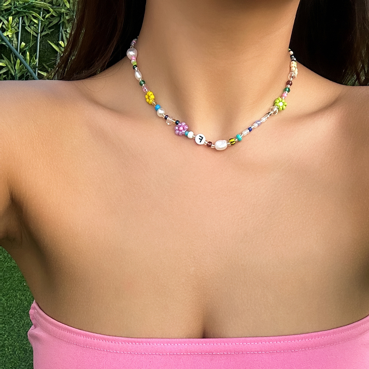 European and American cross-border jewelry, sweet beaded collarbone chain, flower necklace, handcrafted choker rice bead necklace, versatile for women details Picture