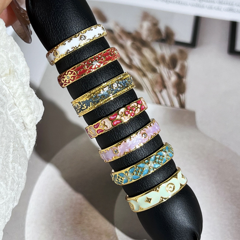 A niche retro lace court-style flower enamel drop glaze light luxury ring with a cold and elegant design for women Application Scenario
