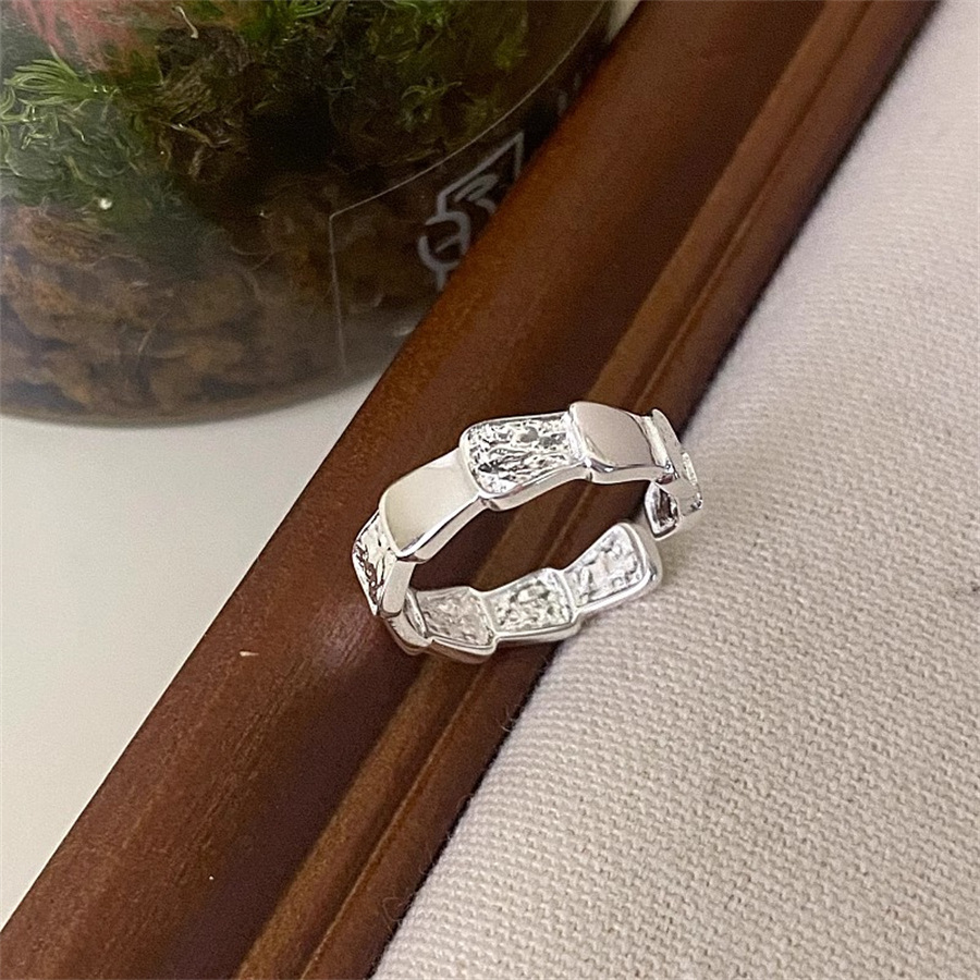 S925 sterling silver scale spliced ring, a unique and niche design for women, is fashionable, versatile and high-end, a trendy index finger ring details Picture