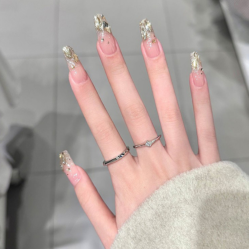 Simple Meteor couple rings on Instagram, a trendy, light luxury, exquisite and cold style, a popular online celebrity ring, jewelry and accessory details Picture