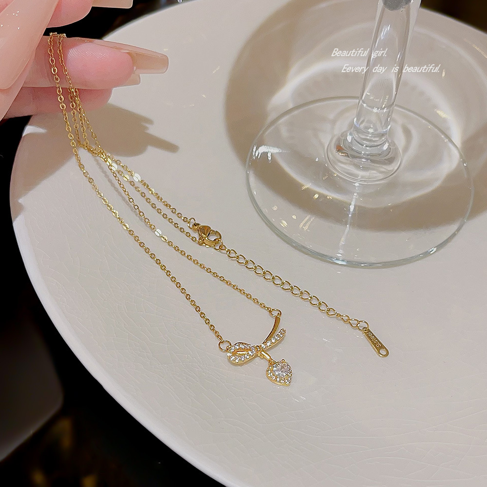 Sweet heart-shaped necklace pendant, girlish heart, collarbone chain inset with zircon super sparkling necklace, trendy and niche new accessory Specification drawing