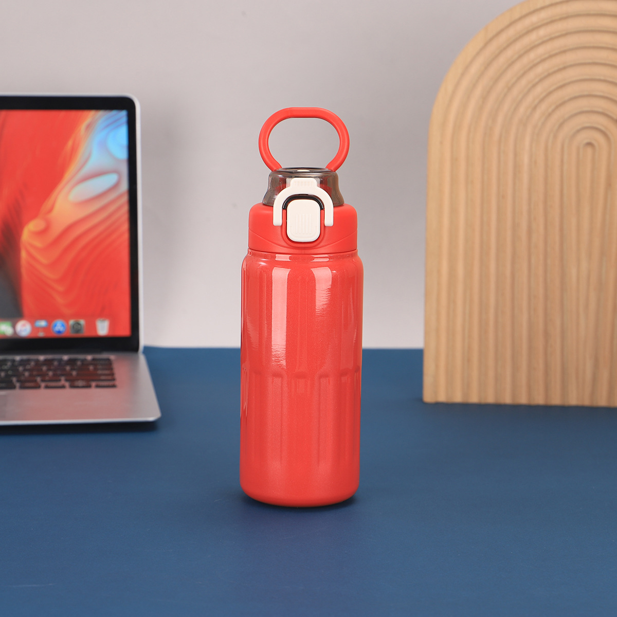 New silicone ring bounce cup, outdoor portable 316 stainless steel insulated cup, large-capacity vacuum sports water bottle Application Scenario