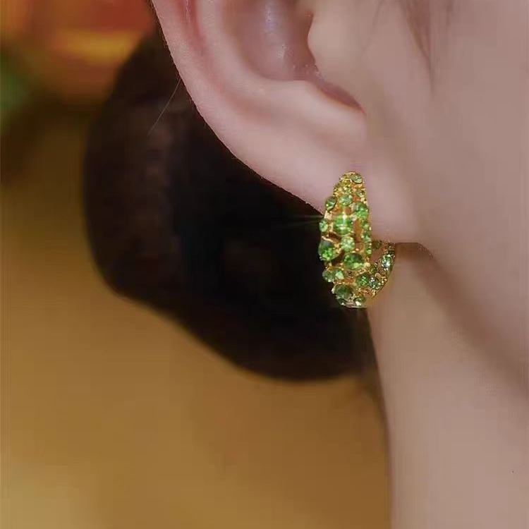 Sparkling Zircon ear loops and ear rings feature an ins trendy, high-end, niche and light luxury design. These earrings are unique, cross-border and fashionable Specification drawing