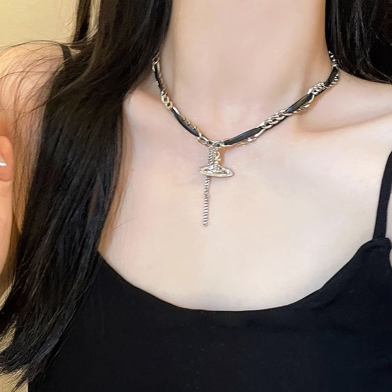 Sweet and cool black leather rope Saturn Planet necklace 2023 new style collarbone chain women's neck accessory necklace Specification drawing