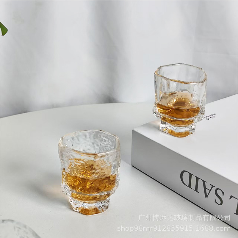 Chinese-style glazed master's cup, pleated small tea cup, Kung Fu tea cup, household single cup, tea tasting cup, glass vintage clear wine cup Application Scenario