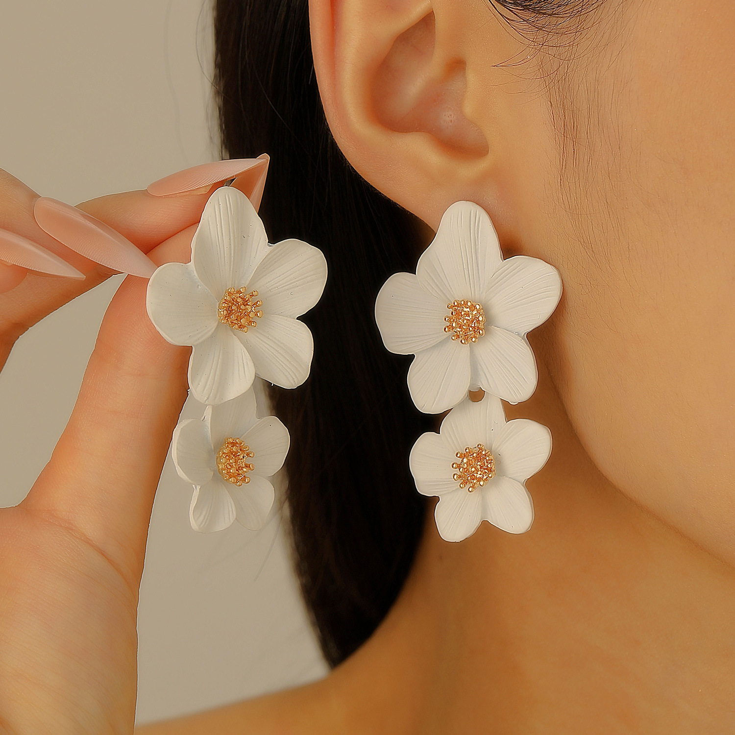 Cross-border foreign trade bestsellers: New Chinese-style national trend large flower necklace, stud earrings, anklets, women's spray-painted flower pendant jewelry set Specification drawing